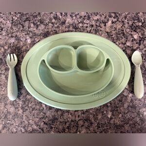 EZPZ Plate & Utensils in Sage